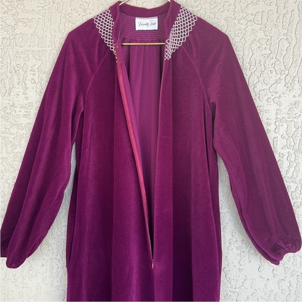 Vanity Fair Vintage Velour Housecoat Robe Plum Small USA - Picture 4 of 9